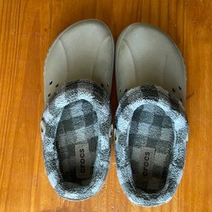 Men’s Tan Fleece Lined Crocs - Sz. 12